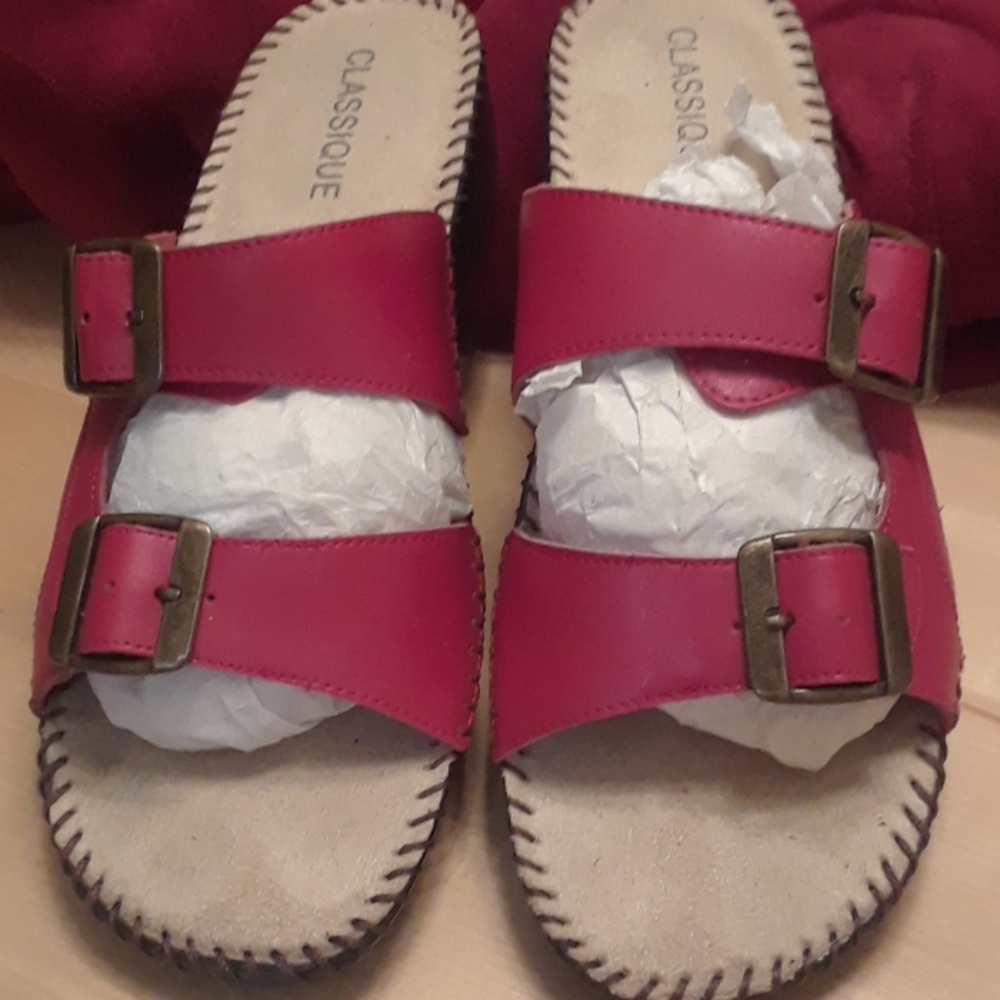Classique slip on double buckle sandals